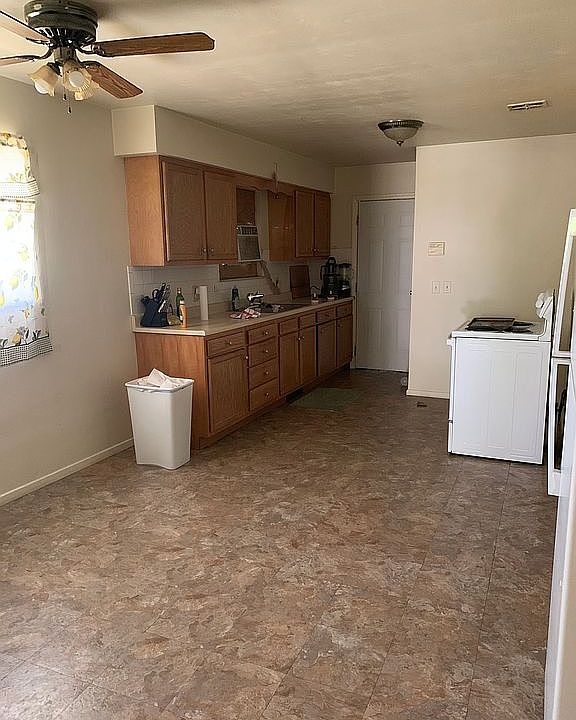 2nd image of 1012 Charleston Blvd