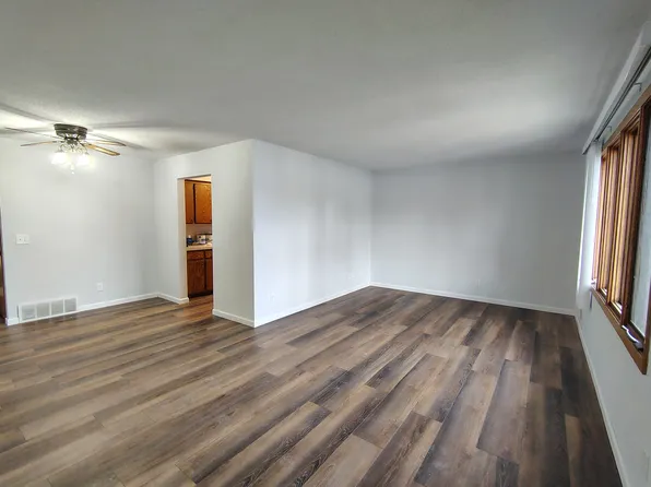 838 Apgar St S, Shakopee, MN 55379