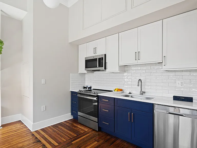 303 N Howard St — Photo 21