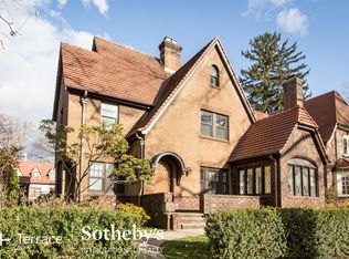 98 Beechknoll Rd, Forest Hills, NY 11375