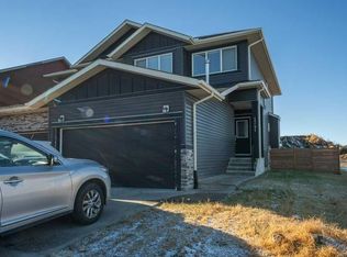 1241 E Westmount Dr, Strathmore, AB T1P1Y9