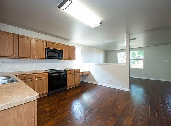 3rd image of 10851 Rankin Dr