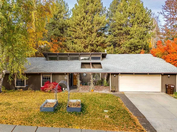 925 SE Glen Echo Rd, Pullman, WA 99163