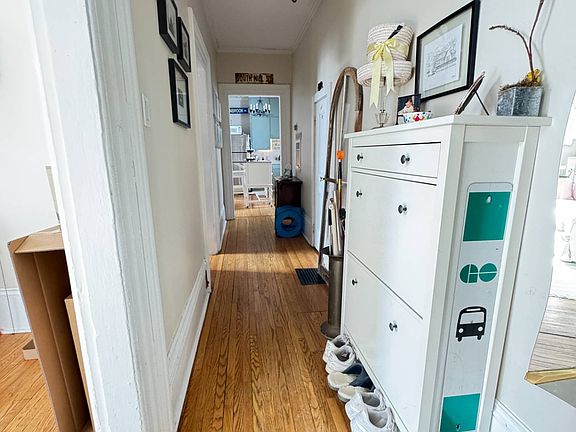 4th image of 8 Peel St #1