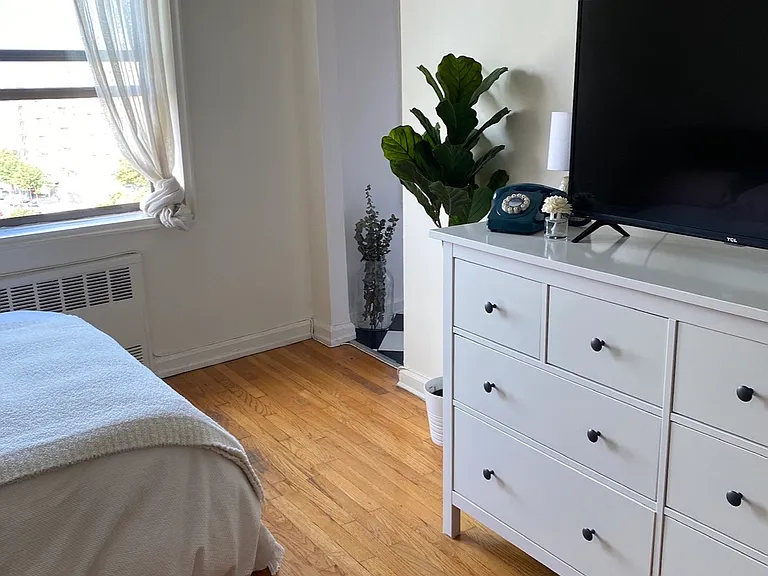 35 Eastern Pkwy #2J — Photo 2