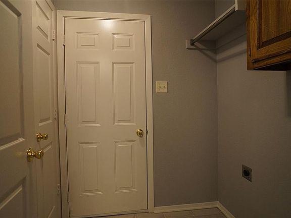 5th image of 404 N Park Ave