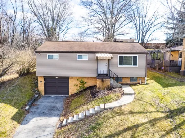 2141 The Cir, Washington, PA 15301