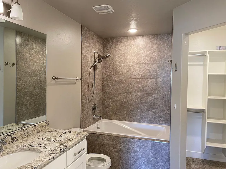 2323 N Wolfpack Way — Photo 9