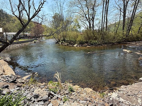 3rd image of 4163 Riverbank Run