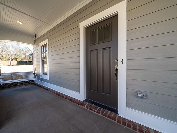 3rd image of 3816 James Hill Cir
