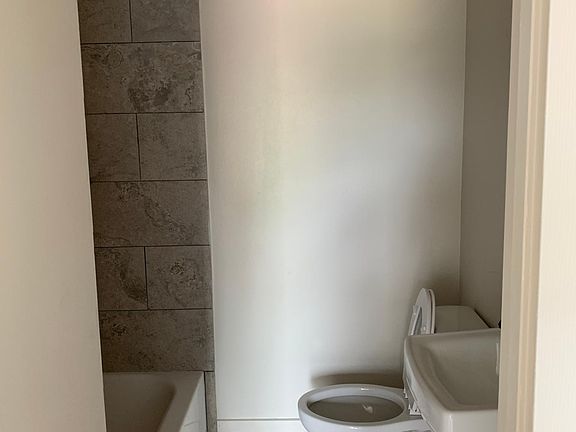5th image of 1952 Florida Ave APT 5