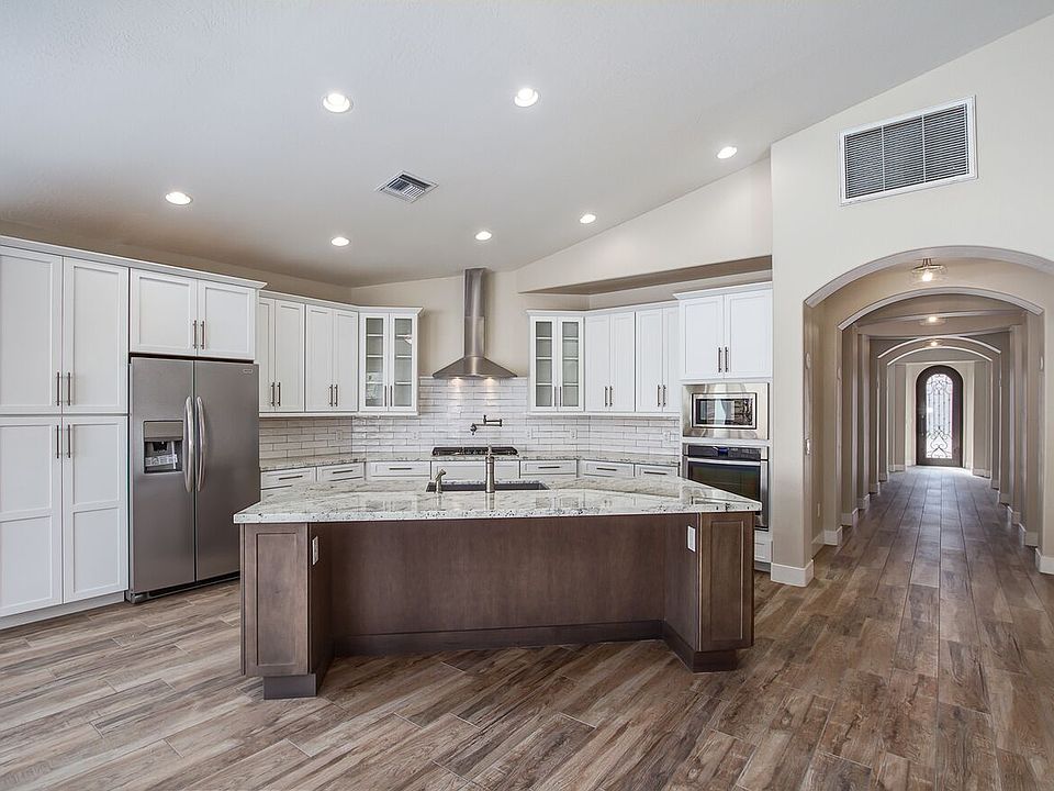 1st image of 2438 E Lantana Dr