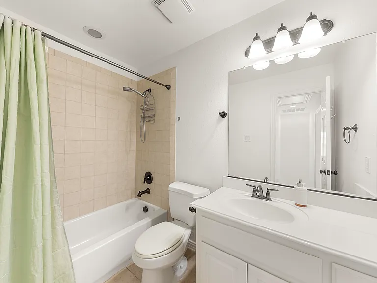 726 Sleepy Creek Dr — Photo 14