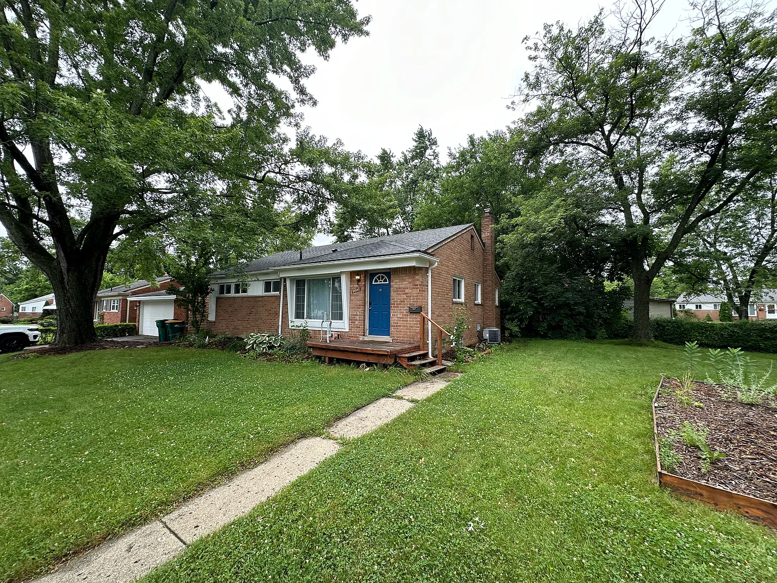 3 bed, 1.5 bath, 1074 sqft, $1,850 — Photo 1