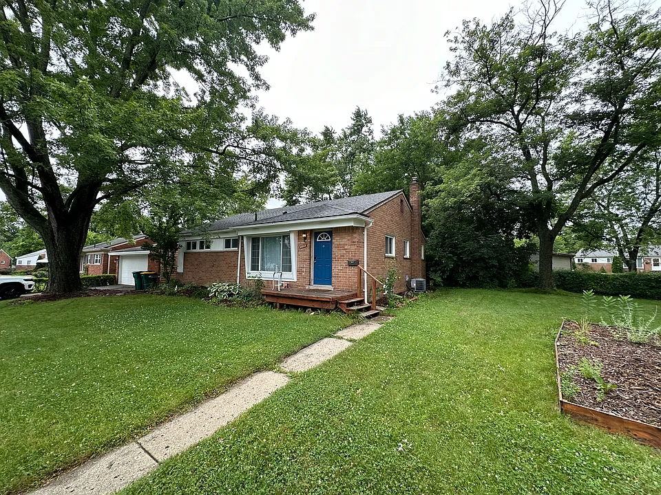 23581 Loomis Ct