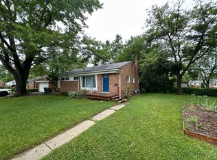 23581 Loomis Ct, Farmington, MI 48336