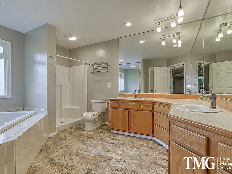 11004 NE Sherwood Dr — Photo 13