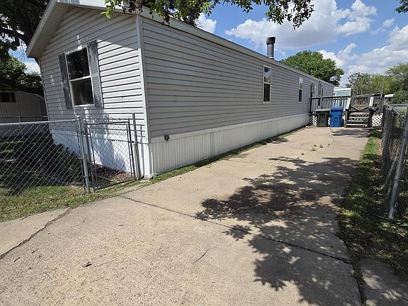 2nd image of 2900 Grand Ave