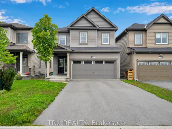 207 Quarter Horse St, Ottawa, ON K2S 0X8