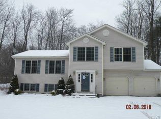 6 Sherman Dr, Coolbaugh Township, PA 18466