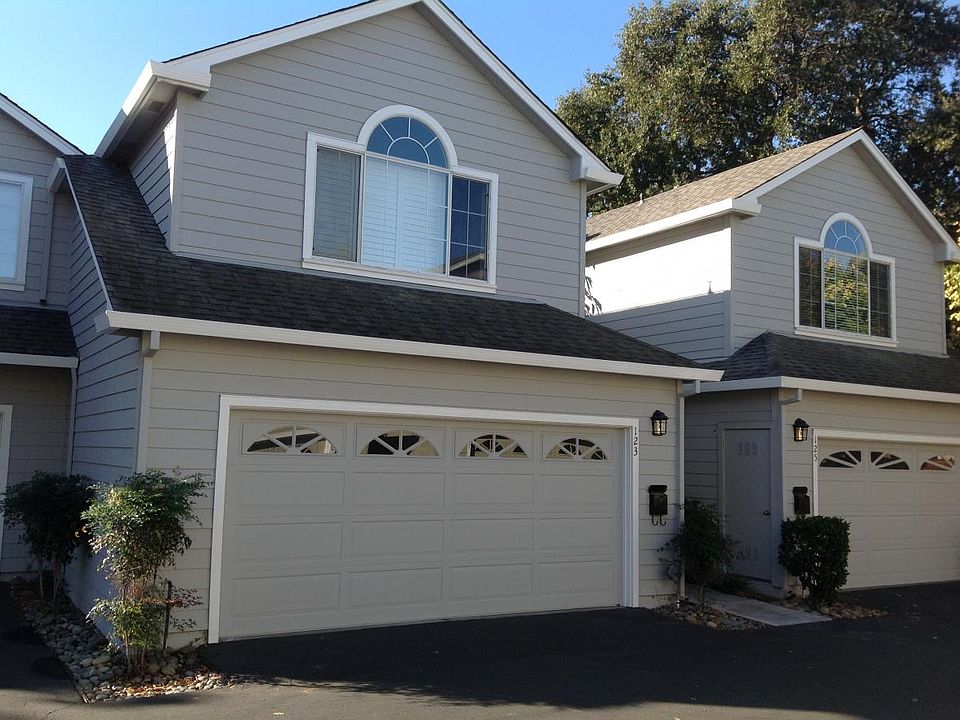 1st image of 123 Orchard Oak Cir