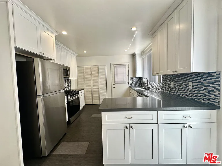1155 Horn Ave #1 — Photo 3