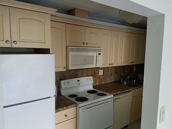5th image of 4174 NW 79th Ave APT 2C