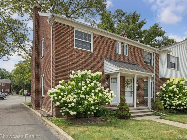 23112 Marter Rd, Saint Clair Shores, MI 48080