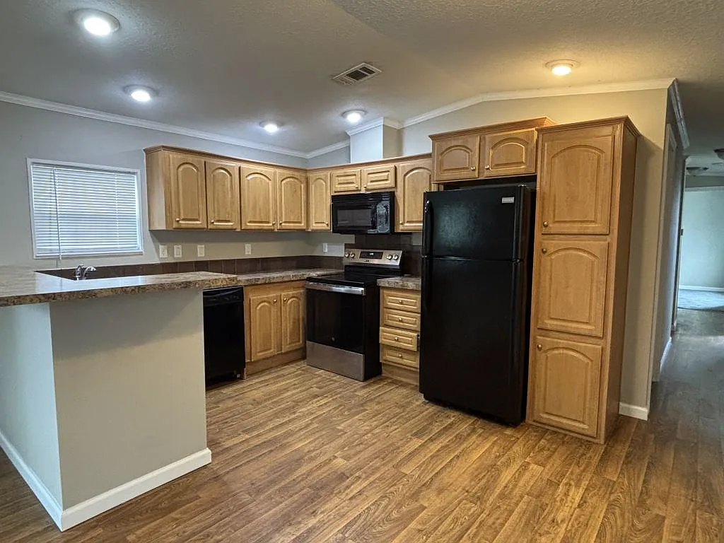2 bed, 2.0 bath, 896 sqft, $1,299 — Photo 4