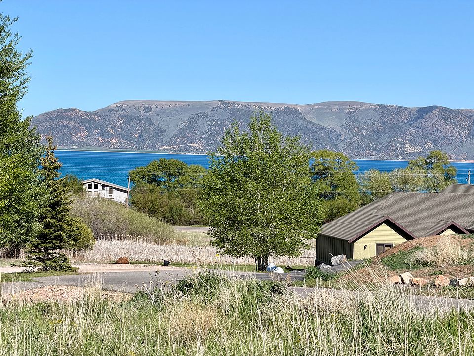 2nd image of 221 W Snowmeadows Cir