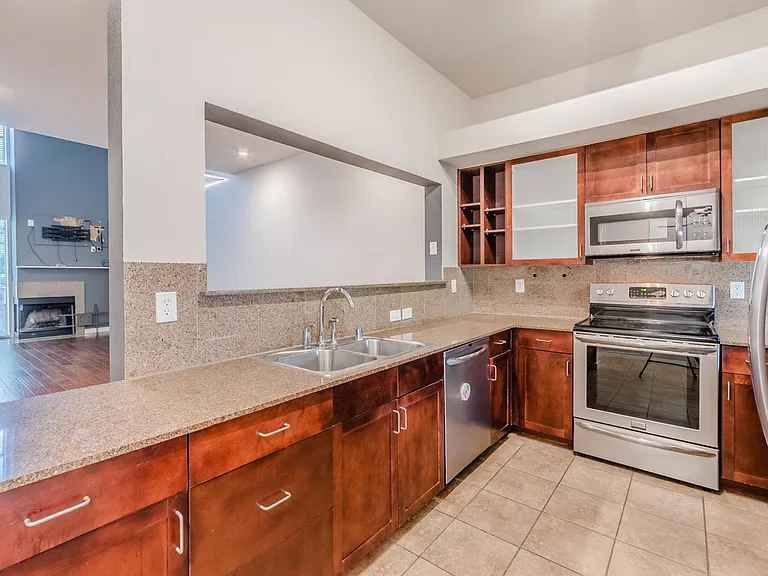 6927 Sumner St — Photo 25