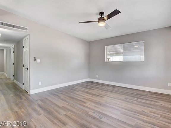 3rd image of 309 Wisteria Ave