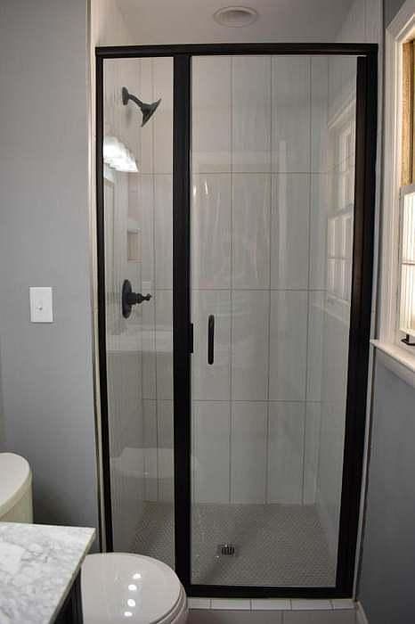 1st image of 3113 Montlake Dr
