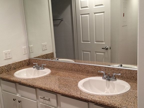 5th image of 18600 Clark St Unit 105