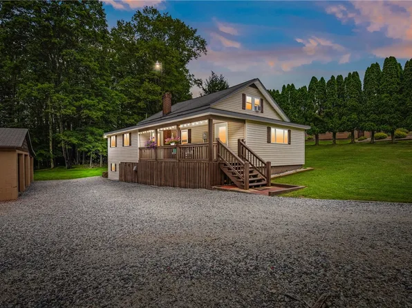 438 Camp Dr, Windber, PA 15963