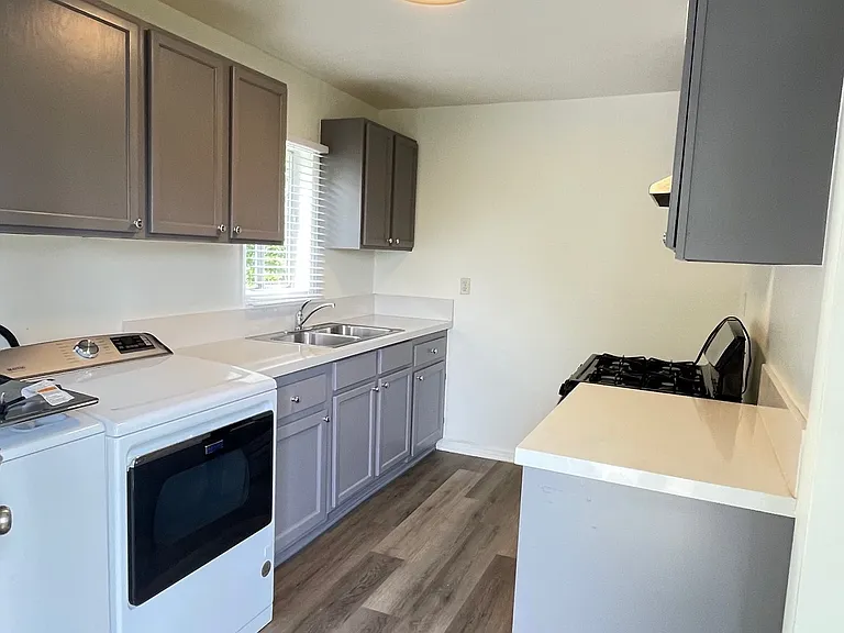 285 Wapello St — Photo 11