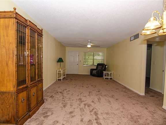 4th image of 5890 38th Ave N APT 302
