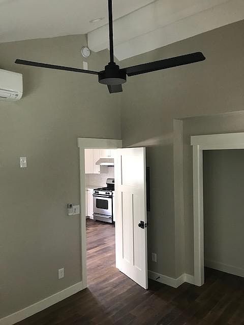 2nd image of 2384 Walnut Grove Ave