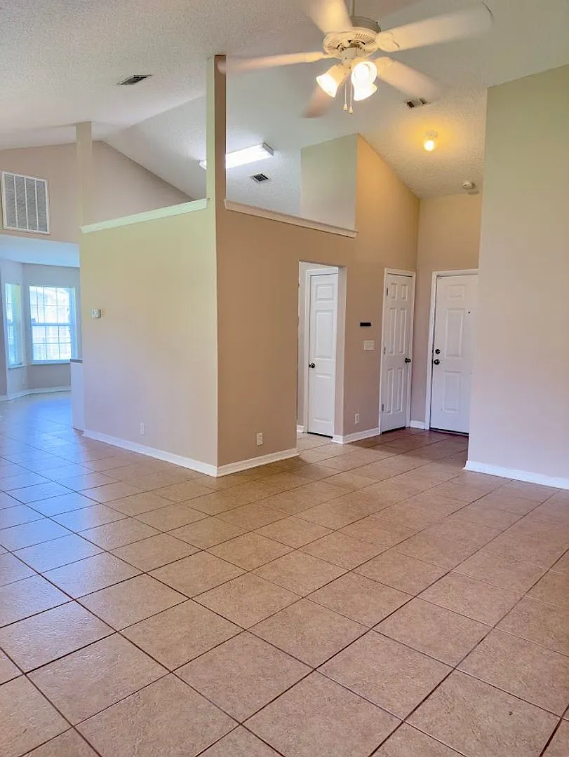 105 Honeysuckle Road — Photo 4