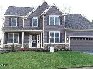 29 Wetherby Ct, Cohoes, NY 12047