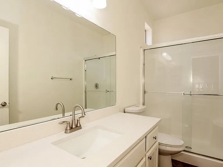2122 S Edgewater — Photo 9