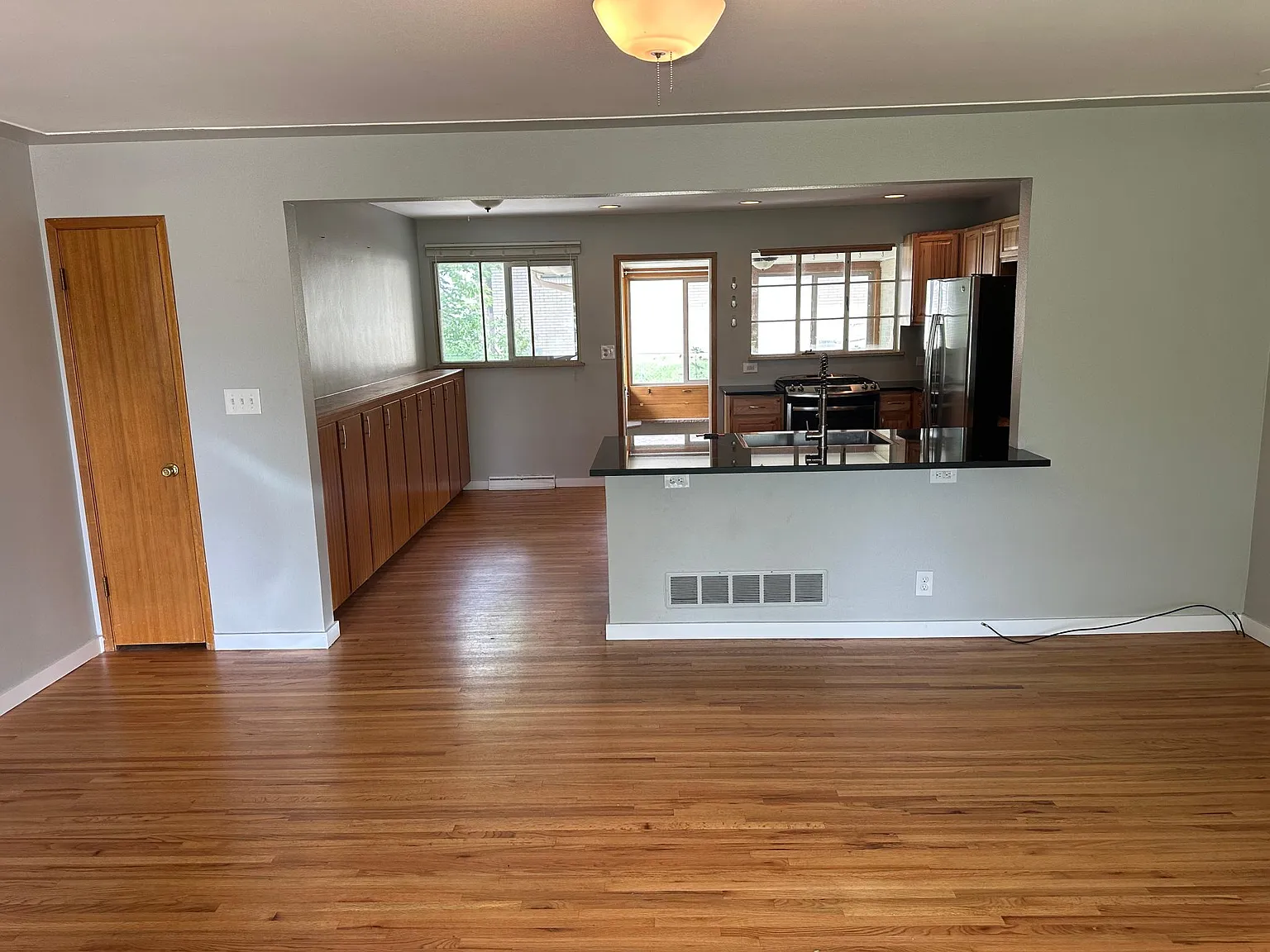 2 bed, 1304 sqft, $2,500 — Photo 2