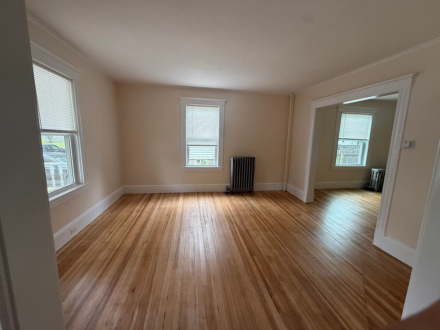 3 bed, 1600 sqft, $2,500 — Photo 4