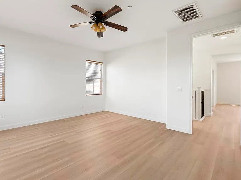 6820 Lopez Canyon Way — Photo 22