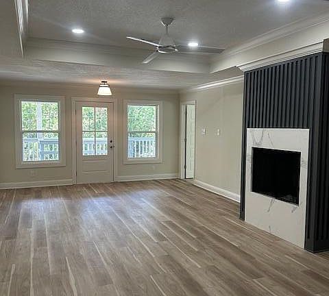 5th image of 113 Forest St