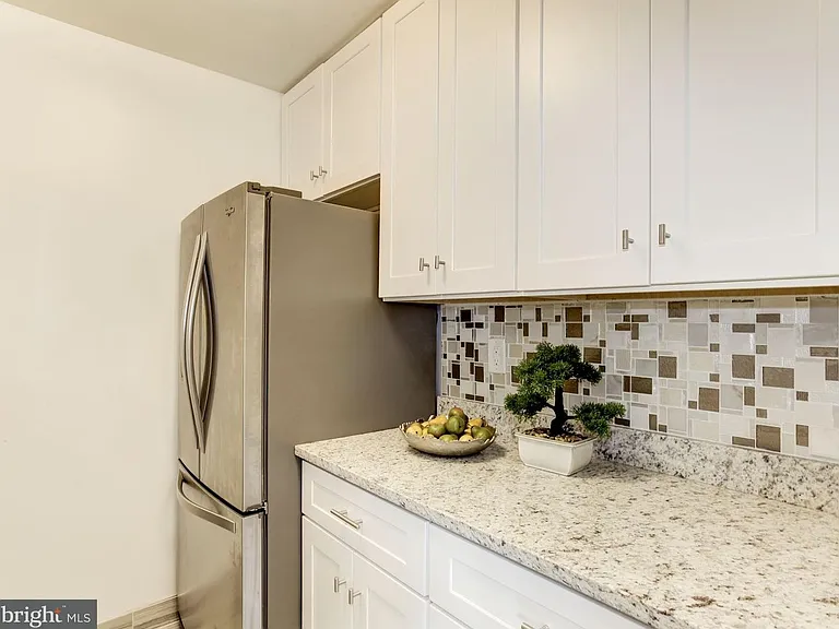 2400 41st St NW #203 — Photo 14