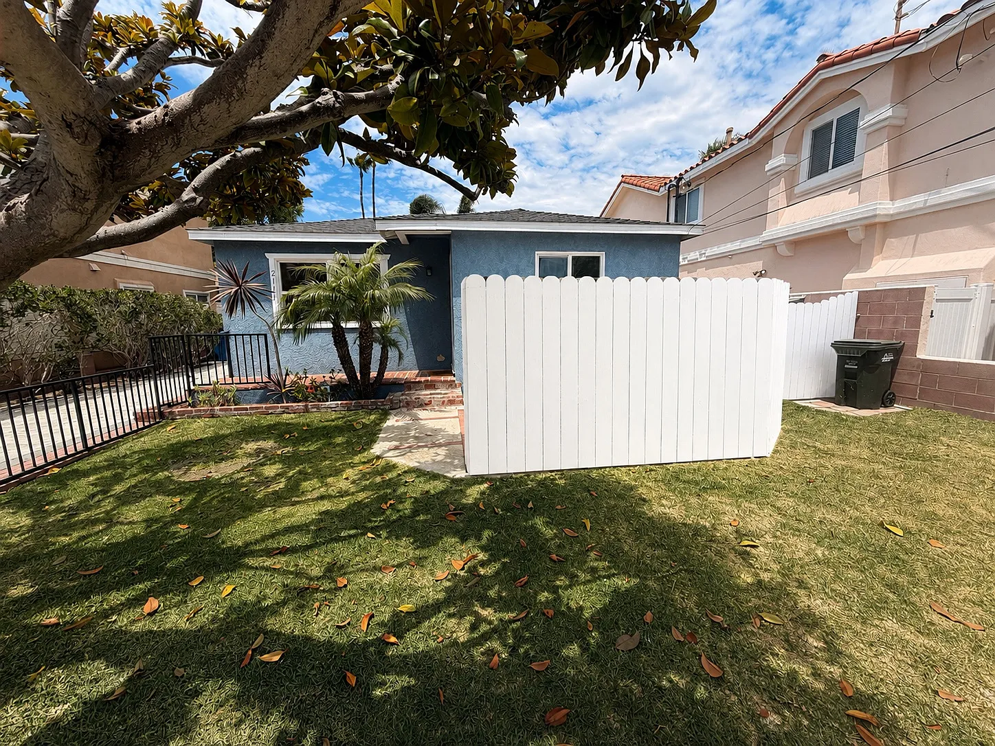 2 bed, 925 sqft, $3,600 — Photo 2