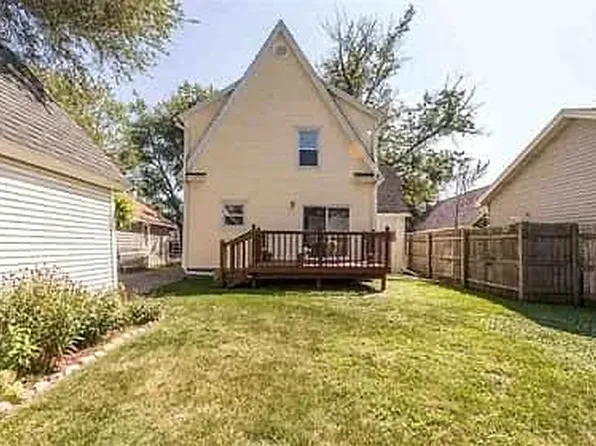 906 Elmwood Ave, Jackson, MI 49203