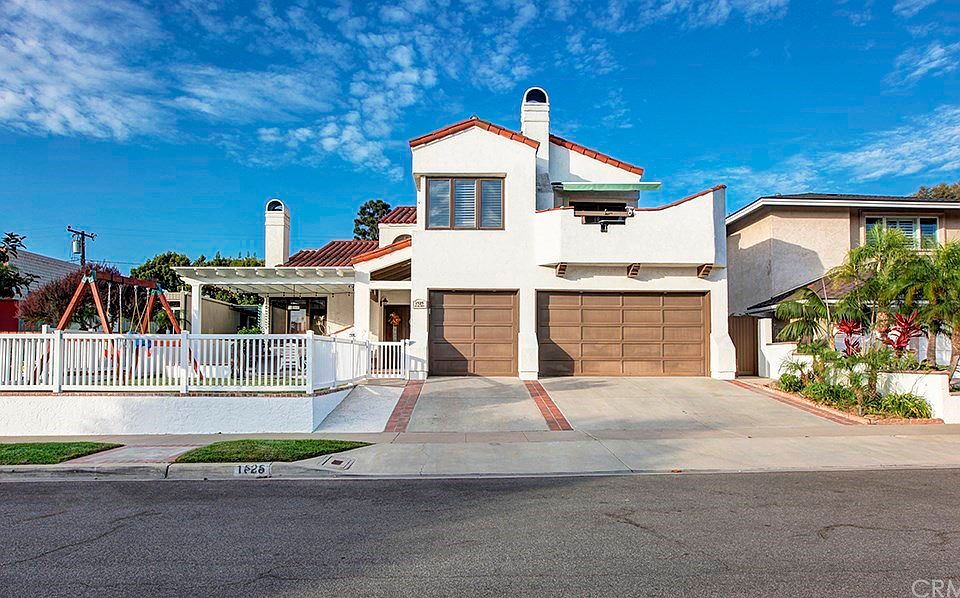 1st image of 1525 Catalina Ave