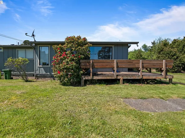 87615 20th St SW, Bandon, OR 97411
